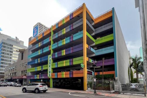 Stylish Modern Downtown Studio Free Parking photo 26