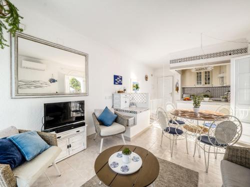 Holiday Home Los Geranios by Interhome