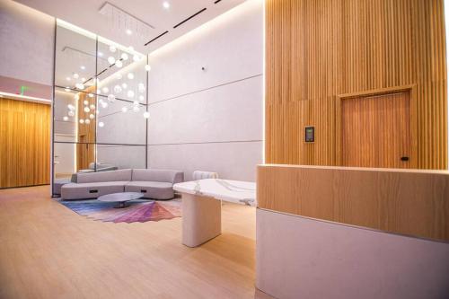Stylish Modern Downtown Studio Free Parking photo 9