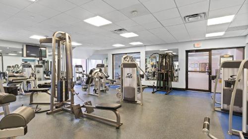 Fitness centrum a/nebo fitness zařízení v ubytování Woodcliff Hotel and Spa