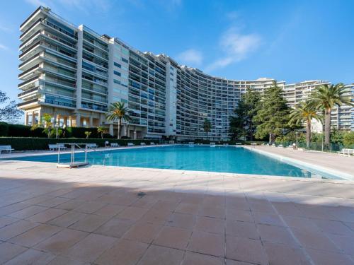 Apartment Le Surcouf by Interhome