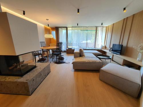 Posezení v ubytování Apartment Soleval Deluxe by Interhome