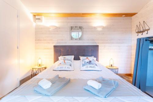 Postel nebo postele na pokoji v ubytování Maison de pêcheur 300m de la mer