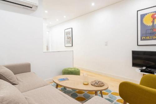 Comfortable Apartment in Bairro Alto by LovelyStay