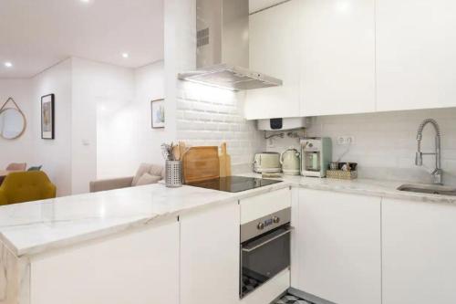 Comfortable Apartment in Bairro Alto by LovelyStay