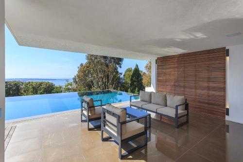 REF 1960 - Cannes - Sea view villa for rent