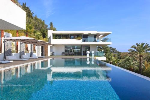 REF 1960 - Cannes - Sea view villa for rent