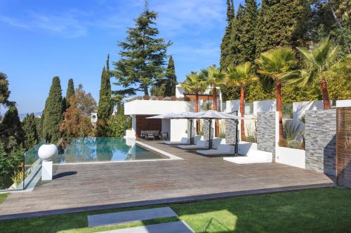 REF 1960 - Cannes - Sea view villa for rent