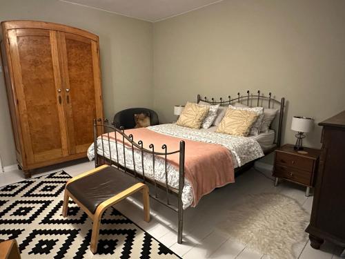 Posteľ alebo postele v izbe v ubytovaní Cherry Tree Cozy Rooms