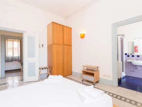 Vatican Comfortable Sunny Apartment