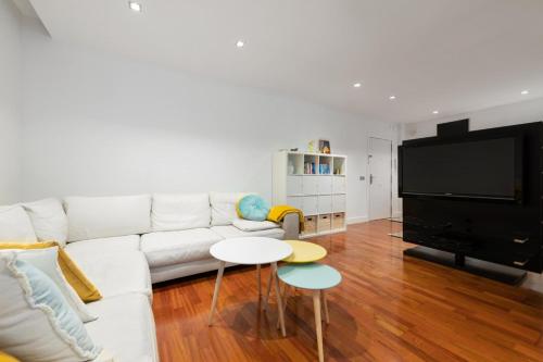 Spacious Refurbished with Parking-3BD 2BT-Retiro