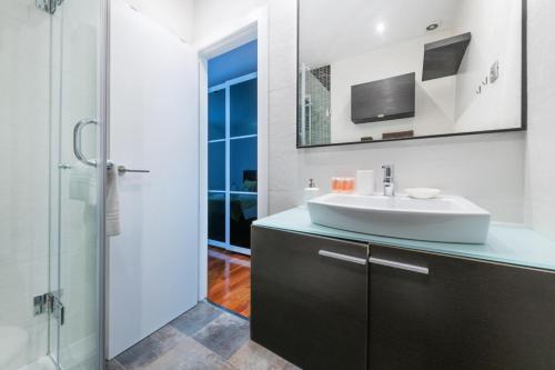 Spacious Refurbished with Parking-3BD 2BT-Retiro