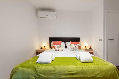 Spacious Refurbished with Parking-3BD 2BT-Retiro