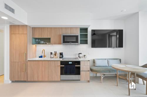 Stylish Apartments with Partial Ocean Views in Downtown! photo 208