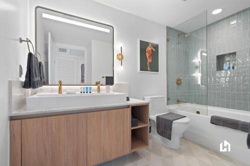 Stylish Apartments with Partial Ocean Views in Downtown! photo 210