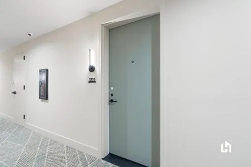 Stylish Apartments with Partial Ocean Views in Downtown! photo 12