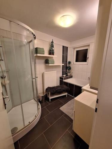 Ένα μπάνιο στο Wohnung in Kronstorf