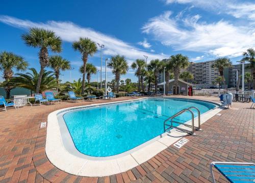 Πισίνα στο ή κοντά στο Beautiful Beach Front Condo at Pinnacle Port A-125