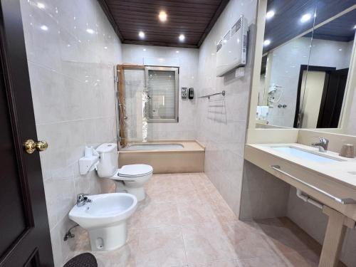 Ένα μπάνιο στο Hotel Don Juan