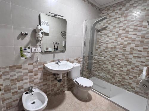 Ένα μπάνιο στο Hotel Don Juan