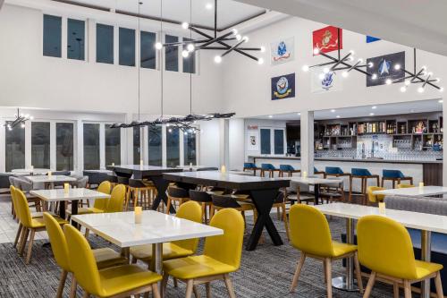 Restaurace v ubytování Aiden by Best Western Cape Cod - West Yarmouth
