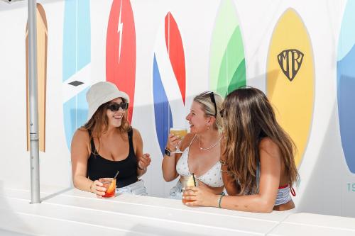 Tetamu yang menginap di The Surf House