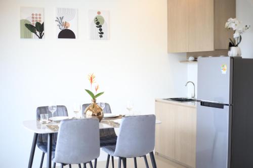Cucina o angolo cottura di Shangrilah Bungalow