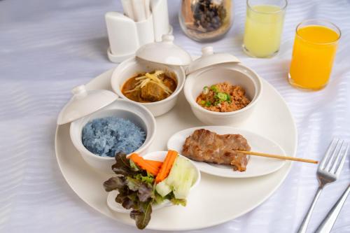 Jídlo v hotelu nebo okolí