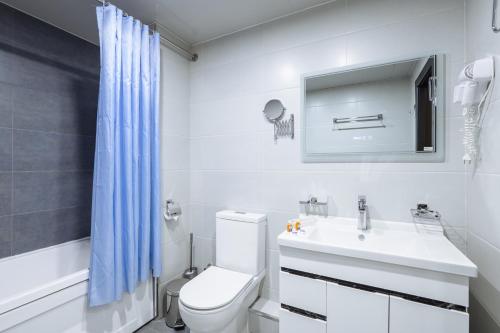 Bilik mandi di Sofiya Tashkent Hotel