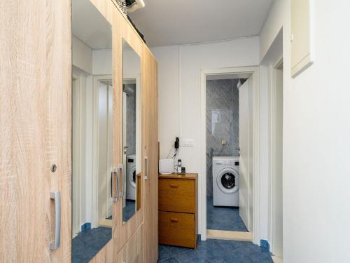 Apartment & Rooms Alan - Double Room with Shared Bathroom 2
