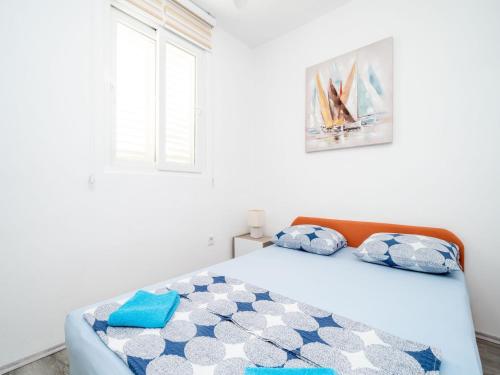 Apartment & Rooms Alan - Double Room with Shared Bathroom 2