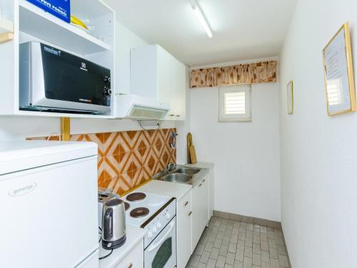 Villa Bind - Basic Double Room with Patio and Garden View R3
