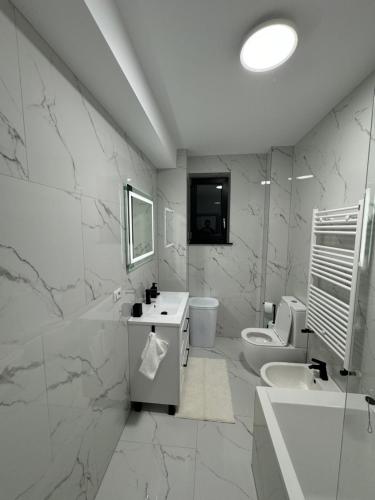 Ένα μπάνιο στο DMluxury