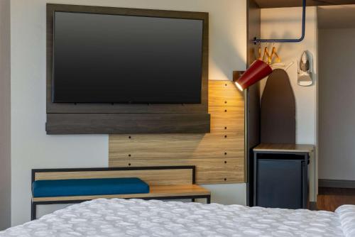 Ein Bett oder Betten in einem Zimmer der Unterkunft Tru By Hilton Ankeny
