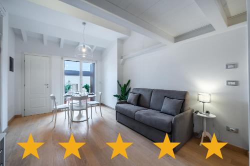 Χώρος καθιστικού στο LUXURY FLAT and FREE PARKING