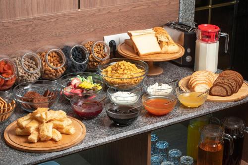 Makanan di atau berdekatan hotel