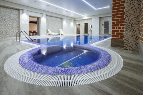 Kolam renang di atau dekat dengan Sofiya Tashkent Hotel