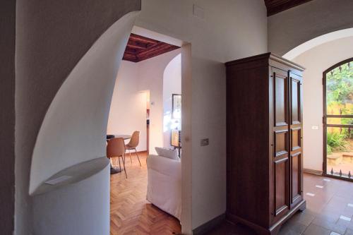 Enchanting Apartment with Patio, Lungarno Firenze
