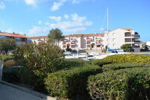 Photo de la galerie de l'établissement Appartement 2 pièces 4 couchages SAINT CYPRIEN SC020-105, à Saint Cyprien Plage