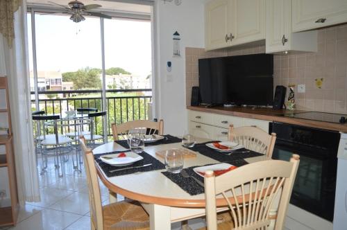 Photo de la galerie de l'établissement Appartement 2 pièces 4 couchages SAINT CYPRIEN SC020-105, à Saint Cyprien Plage