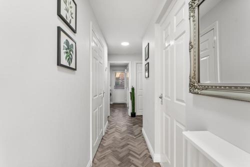 Gambar di galeri bagi Charming House in Wakefield - Sleeps 6 di Wakefield