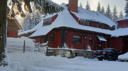Το Gospoda Graniczna Bombaj Jakuszyce τον χειμώνα