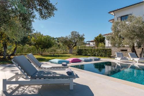 White House Villa | Pefkochori