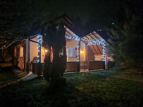 Το κτήριο όπου στεγάζεται  η παραθεριστική κατοικία
