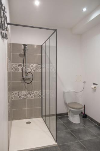Ένα μπάνιο στο Loft Noam
