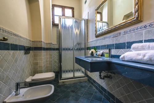 Bilik mandi di Tenuta Quarrata