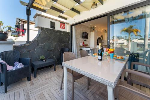 Foto Luxury Poolside Holiday Home 6