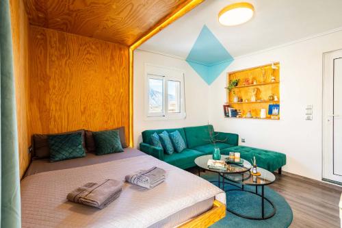 Urban Nest - Loft with Private Rooftop Garden