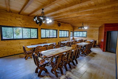Εστιατόριο ή άλλο μέρος για φαγητό στο Casa Izvorul Negru Moisei