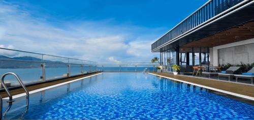 Bazén v ubytování Pavilion Hotel Da Nang nebo v jeho okolí